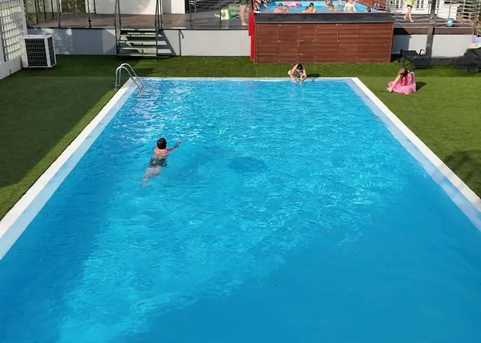 15b Blue Marine Basen Brodziki Plac Zabaw The Of Przy Plaz Поддомбе